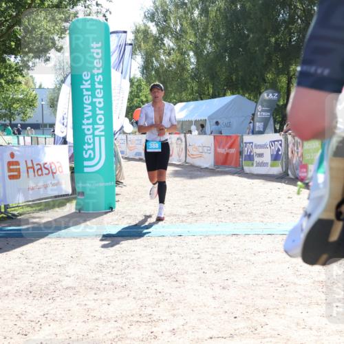 07.09.2025 - 19. Norderstedt Triathlon Zöllner http://msf.ph/oto/8783747 07.09.2025 15:14:44 Ziel 388, 969 meine-sportfotos.de