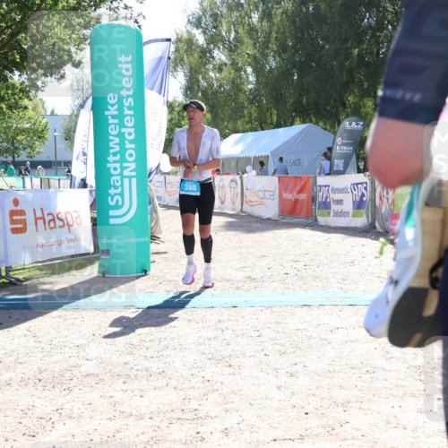 07.09.2025 - 19. Norderstedt Triathlon Zöllner http://msf.ph/oto/8783756 07.09.2025 15:14:44 Ziel 388, 969 meine-sportfotos.de
