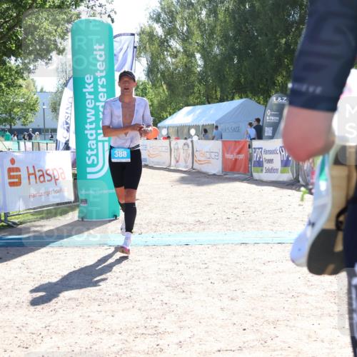 07.09.2025 - 19. Norderstedt Triathlon Zöllner http://msf.ph/oto/8783770 07.09.2025 15:14:45 Ziel 388 meine-sportfotos.de