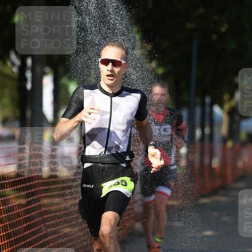 07.09.2025 - 19. Norderstedt Triathlon Michael Strokosch http://msf.ph/oto/8783792 07.09.2025 15:17:38 Laufen 982, 983 meine-sportfotos.de