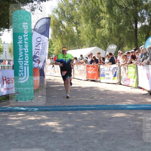 07.09.2025 - 19. Norderstedt Triathlon Zöllner http://msf.ph/oto/8783808 07.09.2025 13:06:21 Ziel 1237, 1260, 1296 meine-sportfotos.de