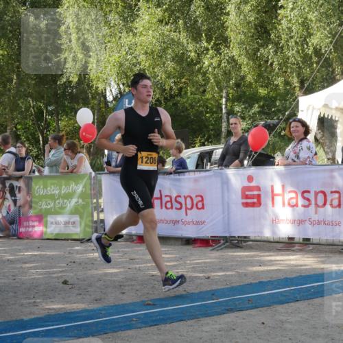 07.09.2025 - 19. Norderstedt Triathlon Zöllner http://msf.ph/oto/8783829 07.09.2025 12:01:53 Ziel 770, 1208 meine-sportfotos.de