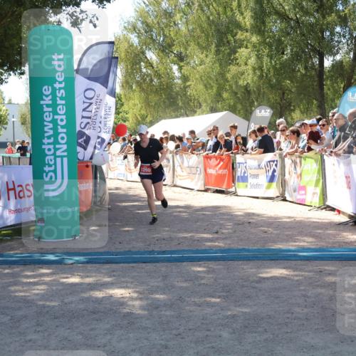 07.09.2025 - 19. Norderstedt Triathlon Zöllner http://msf.ph/oto/8783838 07.09.2025 13:06:25 Ziel 1237, 1260, 1296 meine-sportfotos.de