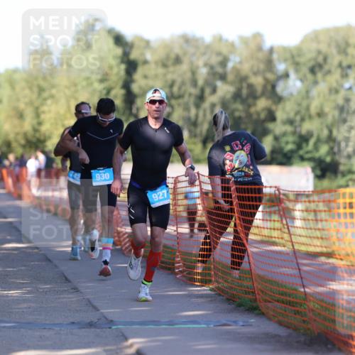 07.09.2025 - 19. Norderstedt Triathlon Michael Strokosch http://msf.ph/oto/8783935 07.09.2025 16:13:11 Laufen 526, 887, 927, 930, 1429, 1511 meine-sportfotos.de