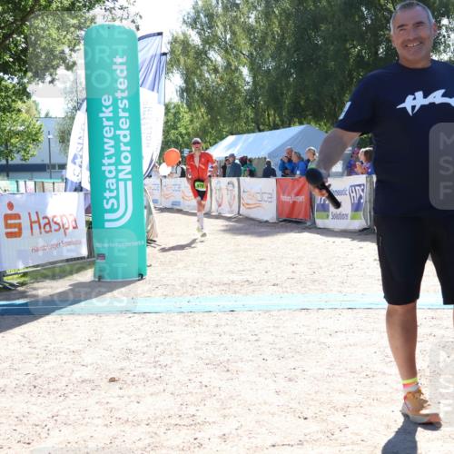 07.09.2025 - 19. Norderstedt Triathlon Zöllner http://msf.ph/oto/8783947 07.09.2025 15:16:52 Ziel 975 meine-sportfotos.de