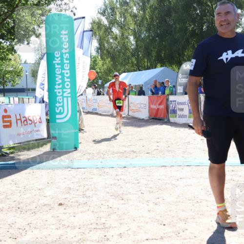 07.09.2025 - 19. Norderstedt Triathlon Zöllner http://msf.ph/oto/8783964 07.09.2025 15:16:53 Ziel 975 meine-sportfotos.de