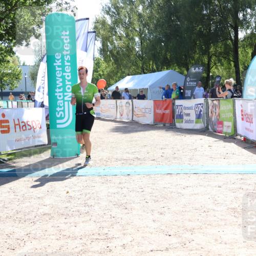 07.09.2025 - 19. Norderstedt Triathlon Zöllner http://msf.ph/oto/8783999 07.09.2025 15:17:51 Ziel 1004 meine-sportfotos.de