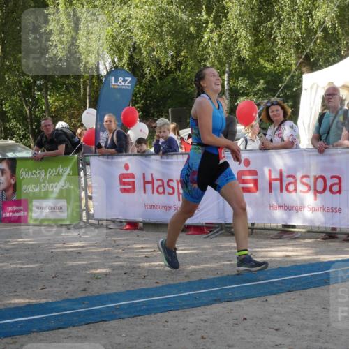 07.09.2025 - 19. Norderstedt Triathlon Zöllner http://msf.ph/oto/8784005 07.09.2025 12:05:47 Ziel 833, 834 meine-sportfotos.de