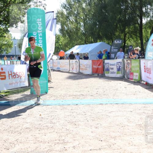 07.09.2025 - 19. Norderstedt Triathlon Zöllner http://msf.ph/oto/8784014 07.09.2025 15:17:52 Ziel 1004 meine-sportfotos.de