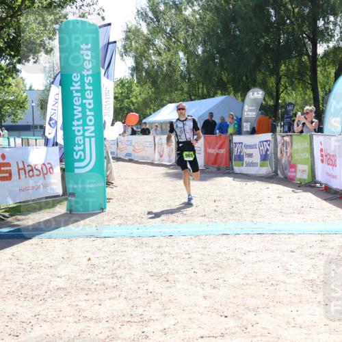 07.09.2025 - 19. Norderstedt Triathlon Zöllner http://msf.ph/oto/8784018 07.09.2025 15:17:57 Ziel 965, 1004 meine-sportfotos.de