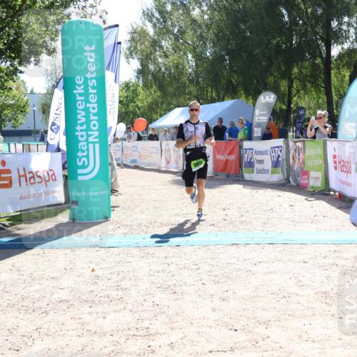 07.09.2025 - 19. Norderstedt Triathlon Zöllner http://msf.ph/oto/8784028 07.09.2025 15:17:58 Ziel 965 meine-sportfotos.de