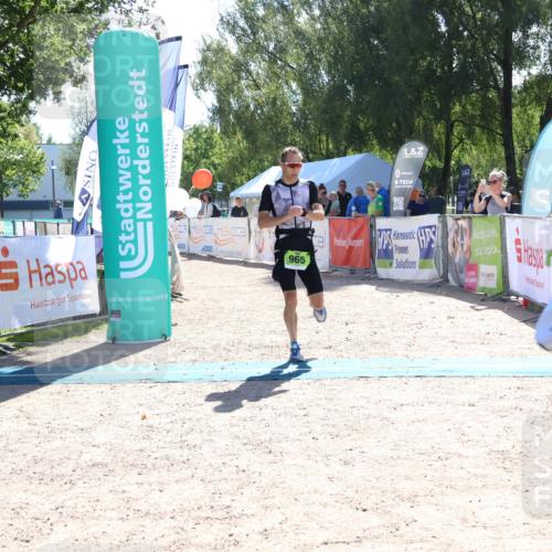 07.09.2025 - 19. Norderstedt Triathlon Zöllner http://msf.ph/oto/8784036 07.09.2025 15:17:58 Ziel 965 meine-sportfotos.de