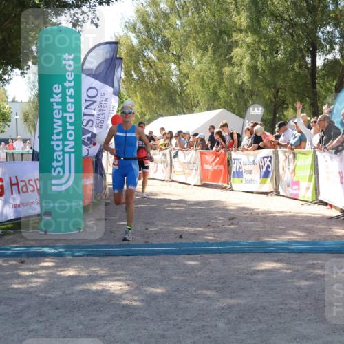 07.09.2025 - 19. Norderstedt Triathlon Zöllner http://msf.ph/oto/8784040 07.09.2025 13:07:47 Ziel 732, 1248 meine-sportfotos.de