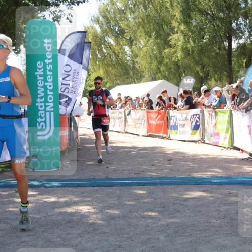 07.09.2025 - 19. Norderstedt Triathlon Zöllner http://msf.ph/oto/8784057 07.09.2025 13:07:49 Ziel 732, 1248 meine-sportfotos.de
