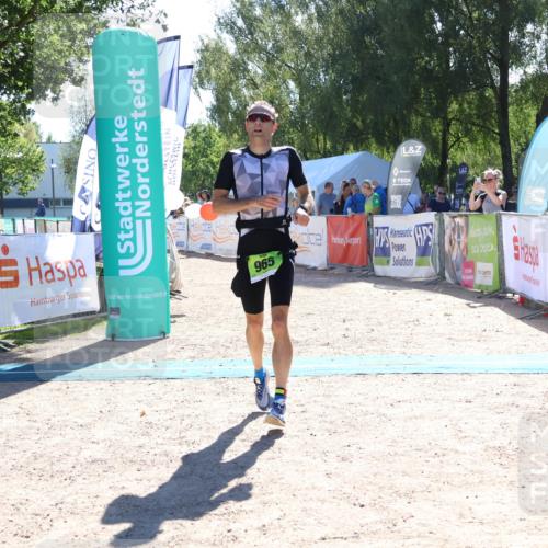 07.09.2025 - 19. Norderstedt Triathlon Zöllner http://msf.ph/oto/8784060 07.09.2025 15:17:59 Ziel 965 meine-sportfotos.de