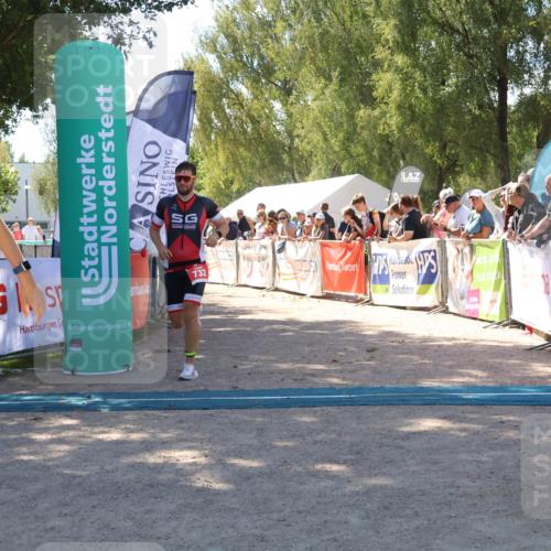 07.09.2025 - 19. Norderstedt Triathlon Zöllner http://msf.ph/oto/8784063 07.09.2025 13:07:49 Ziel 732, 1248 meine-sportfotos.de