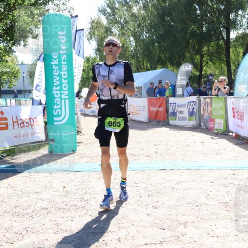 07.09.2025 - 19. Norderstedt Triathlon Zöllner http://msf.ph/oto/8784067 07.09.2025 15:17:59 Ziel 965 meine-sportfotos.de