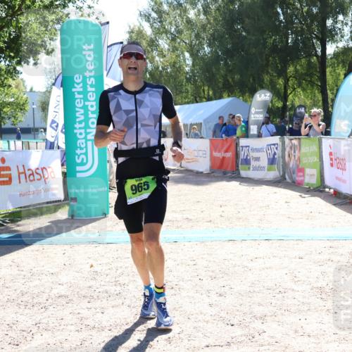 07.09.2025 - 19. Norderstedt Triathlon Zöllner http://msf.ph/oto/8784068 07.09.2025 15:18:00 Ziel 965 meine-sportfotos.de