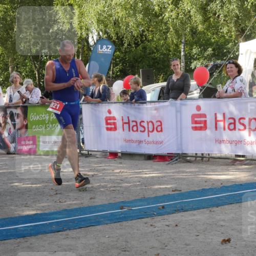 07.09.2025 - 19. Norderstedt Triathlon Zöllner http://msf.ph/oto/8784083 07.09.2025 12:07:43 Ziel 821 meine-sportfotos.de