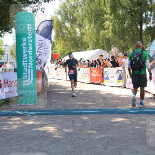 07.09.2025 - 19. Norderstedt Triathlon Zöllner http://msf.ph/oto/8784092 07.09.2025 13:07:58 Ziel 709, 788 meine-sportfotos.de