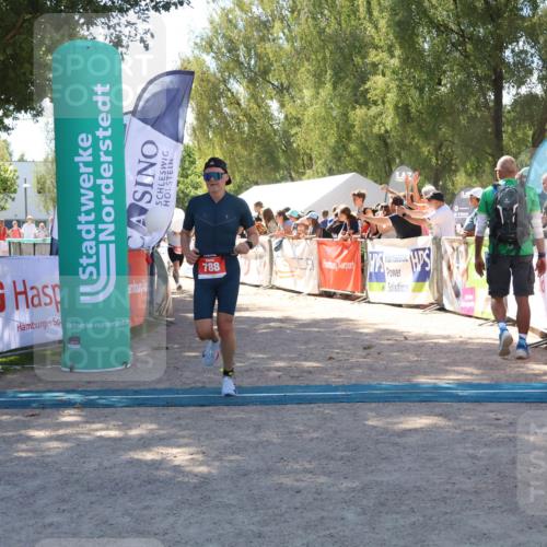 07.09.2025 - 19. Norderstedt Triathlon Zöllner http://msf.ph/oto/8784108 07.09.2025 13:07:59 Ziel 709, 788 meine-sportfotos.de