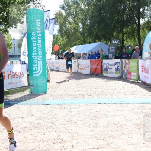 07.09.2025 - 19. Norderstedt Triathlon Zöllner http://msf.ph/oto/8784109 07.09.2025 15:18:29 Ziel 876, 1007 meine-sportfotos.de