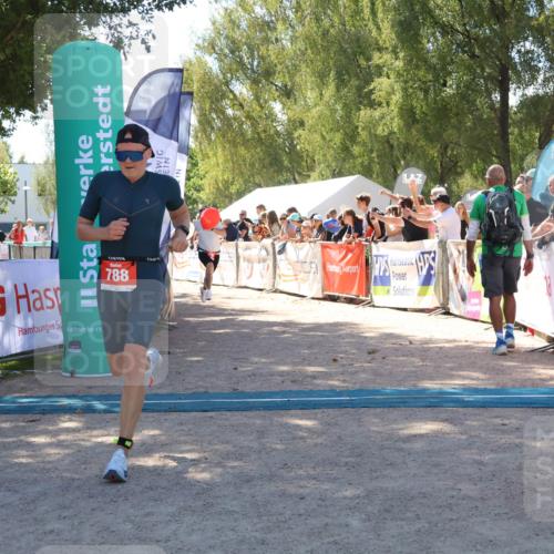 07.09.2025 - 19. Norderstedt Triathlon Zöllner http://msf.ph/oto/8784114 07.09.2025 13:07:59 Ziel 709, 788 meine-sportfotos.de