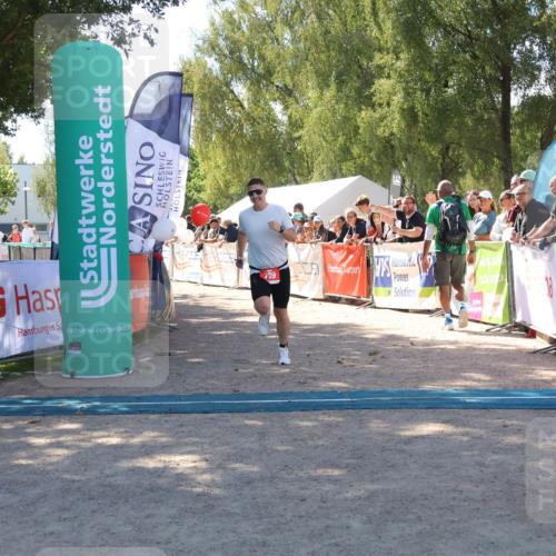 07.09.2025 - 19. Norderstedt Triathlon Zöllner http://msf.ph/oto/8784128 07.09.2025 13:08:01 Ziel 709, 788 meine-sportfotos.de