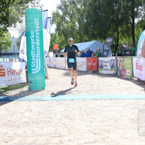 07.09.2025 - 19. Norderstedt Triathlon Zöllner http://msf.ph/oto/8784135 07.09.2025 15:18:31 Ziel 876, 1007 meine-sportfotos.de