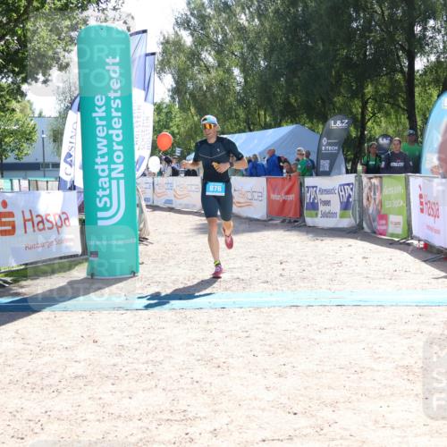 07.09.2025 - 19. Norderstedt Triathlon Zöllner http://msf.ph/oto/8784140 07.09.2025 15:18:31 Ziel 876, 1007 meine-sportfotos.de