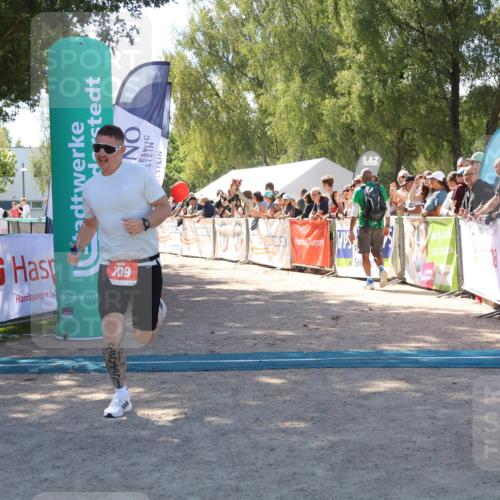 07.09.2025 - 19. Norderstedt Triathlon Zöllner http://msf.ph/oto/8784144 07.09.2025 13:08:02 Ziel 709, 788 meine-sportfotos.de