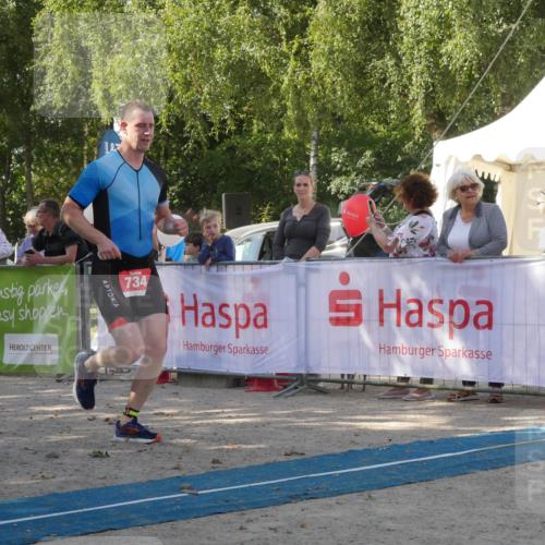 07.09.2025 - 19. Norderstedt Triathlon Zöllner http://msf.ph/oto/8784145 07.09.2025 12:08:29 Ziel 734 meine-sportfotos.de