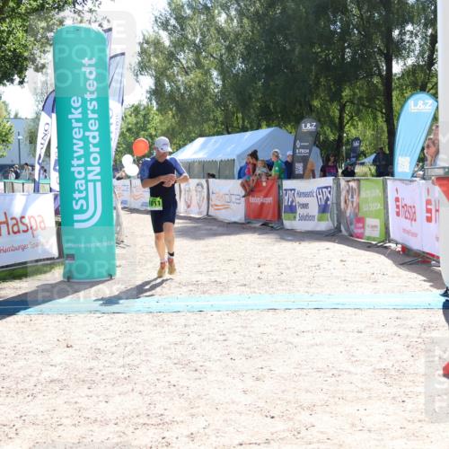 07.09.2025 - 19. Norderstedt Triathlon Zöllner http://msf.ph/oto/8784147 07.09.2025 15:19:03 Ziel 1011 meine-sportfotos.de