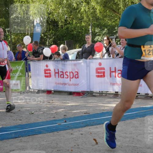 07.09.2025 - 19. Norderstedt Triathlon Zöllner http://msf.ph/oto/8784167 07.09.2025 12:08:47 Ziel 1210, 1236 meine-sportfotos.de