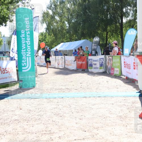 07.09.2025 - 19. Norderstedt Triathlon Zöllner http://msf.ph/oto/8784169 07.09.2025 15:19:17 Ziel 980 meine-sportfotos.de