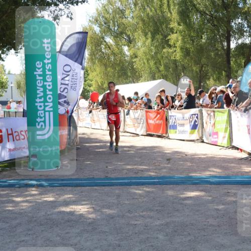 07.09.2025 - 19. Norderstedt Triathlon Zöllner http://msf.ph/oto/8784170 07.09.2025 13:08:07 Ziel 709, 816 meine-sportfotos.de