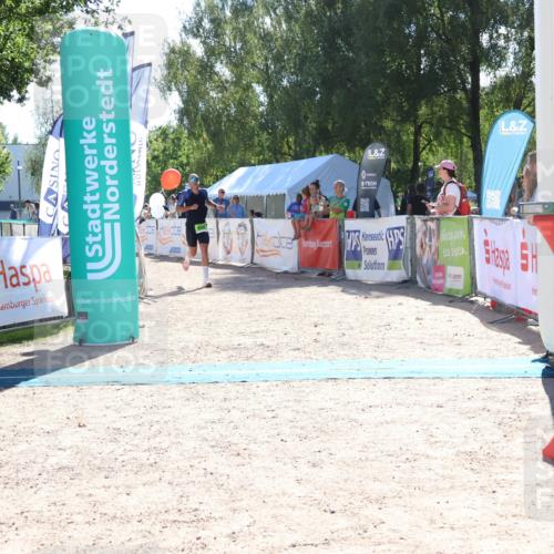 07.09.2025 - 19. Norderstedt Triathlon Zöllner http://msf.ph/oto/8784173 07.09.2025 15:19:18 Ziel 980 meine-sportfotos.de