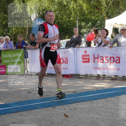 07.09.2025 - 19. Norderstedt Triathlon Zöllner http://msf.ph/oto/8784176 07.09.2025 12:08:48 Ziel 1210, 1236 meine-sportfotos.de