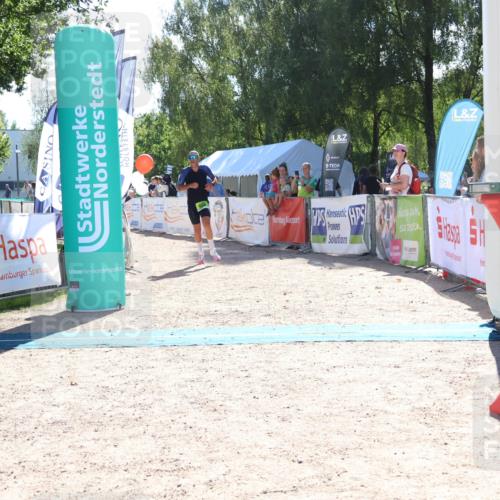 07.09.2025 - 19. Norderstedt Triathlon Zöllner http://msf.ph/oto/8784182 07.09.2025 15:19:18 Ziel 980 meine-sportfotos.de