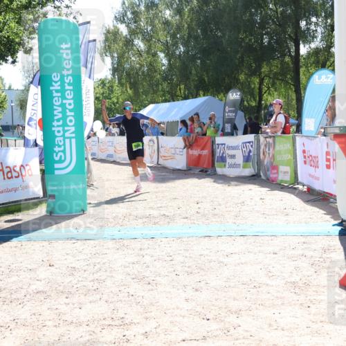 07.09.2025 - 19. Norderstedt Triathlon Zöllner http://msf.ph/oto/8784194 07.09.2025 15:19:19 Ziel 980 meine-sportfotos.de