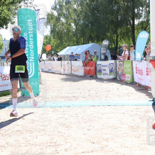 07.09.2025 - 19. Norderstedt Triathlon Zöllner http://msf.ph/oto/8784208 07.09.2025 15:19:21 Ziel 980, 1013 meine-sportfotos.de