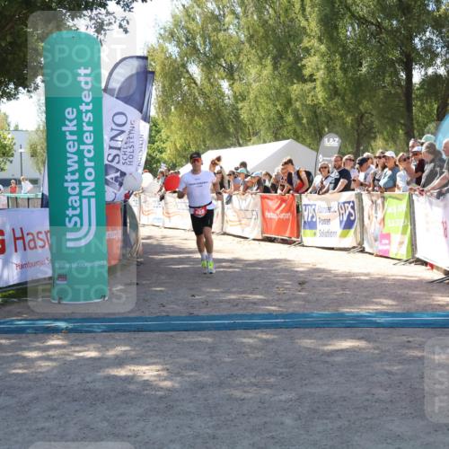 07.09.2025 - 19. Norderstedt Triathlon Zöllner http://msf.ph/oto/8784226 07.09.2025 13:08:13 Ziel 816, 828 meine-sportfotos.de