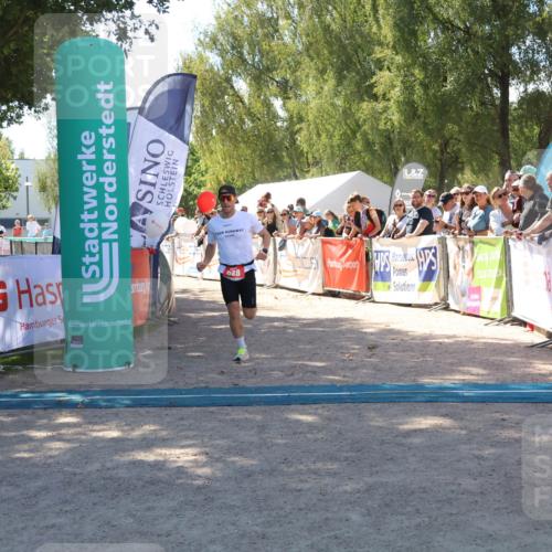 07.09.2025 - 19. Norderstedt Triathlon Zöllner http://msf.ph/oto/8784231 07.09.2025 13:08:14 Ziel 816, 828 meine-sportfotos.de