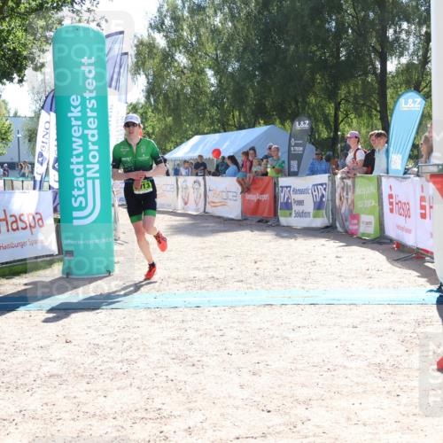 07.09.2025 - 19. Norderstedt Triathlon Zöllner http://msf.ph/oto/8784239 07.09.2025 15:19:26 Ziel 980, 1013 meine-sportfotos.de