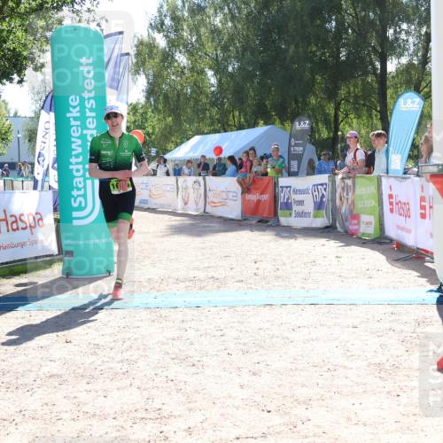 07.09.2025 - 19. Norderstedt Triathlon Zöllner http://msf.ph/oto/8784241 07.09.2025 15:19:26 Ziel 980, 1013 meine-sportfotos.de