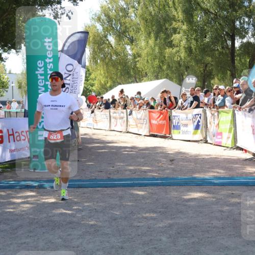 07.09.2025 - 19. Norderstedt Triathlon Zöllner http://msf.ph/oto/8784244 07.09.2025 13:08:15 Ziel 828 meine-sportfotos.de