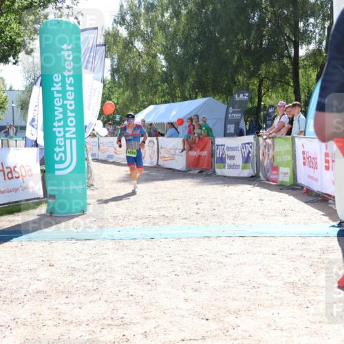 07.09.2025 - 19. Norderstedt Triathlon Zöllner http://msf.ph/oto/8784263 07.09.2025 15:19:48 Ziel 1018 meine-sportfotos.de