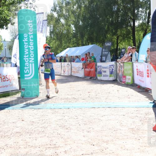 07.09.2025 - 19. Norderstedt Triathlon Zöllner http://msf.ph/oto/8784284 07.09.2025 15:19:50 Ziel 1018 meine-sportfotos.de