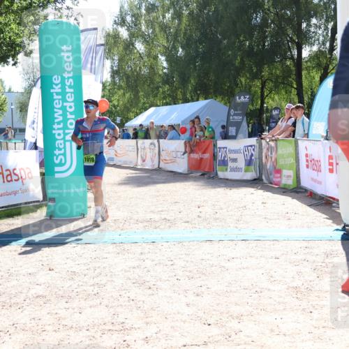 07.09.2025 - 19. Norderstedt Triathlon Zöllner http://msf.ph/oto/8784292 07.09.2025 15:19:50 Ziel 1018 meine-sportfotos.de