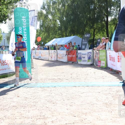 07.09.2025 - 19. Norderstedt Triathlon Zöllner http://msf.ph/oto/8784297 07.09.2025 15:19:50 Ziel 1018 meine-sportfotos.de